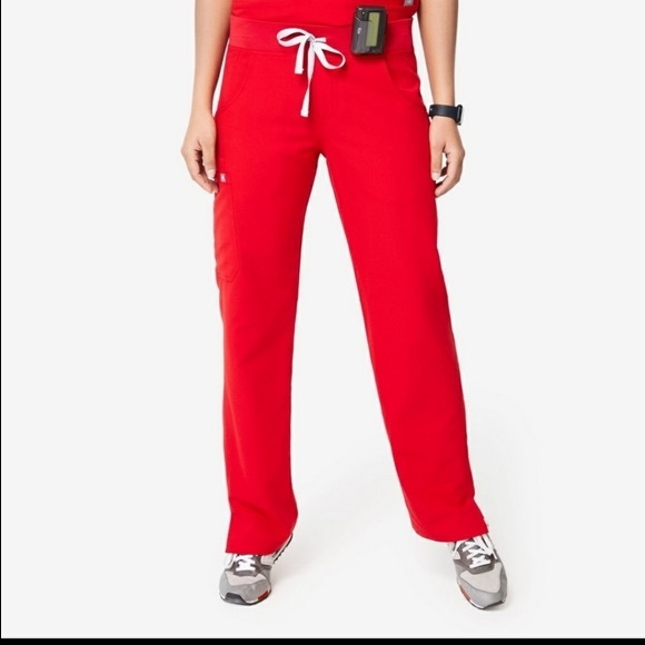 FIGS Red Kade & Casma Scrub Set - Picture 5 of 5